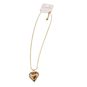 Collar con dije de corazon en acero dorado