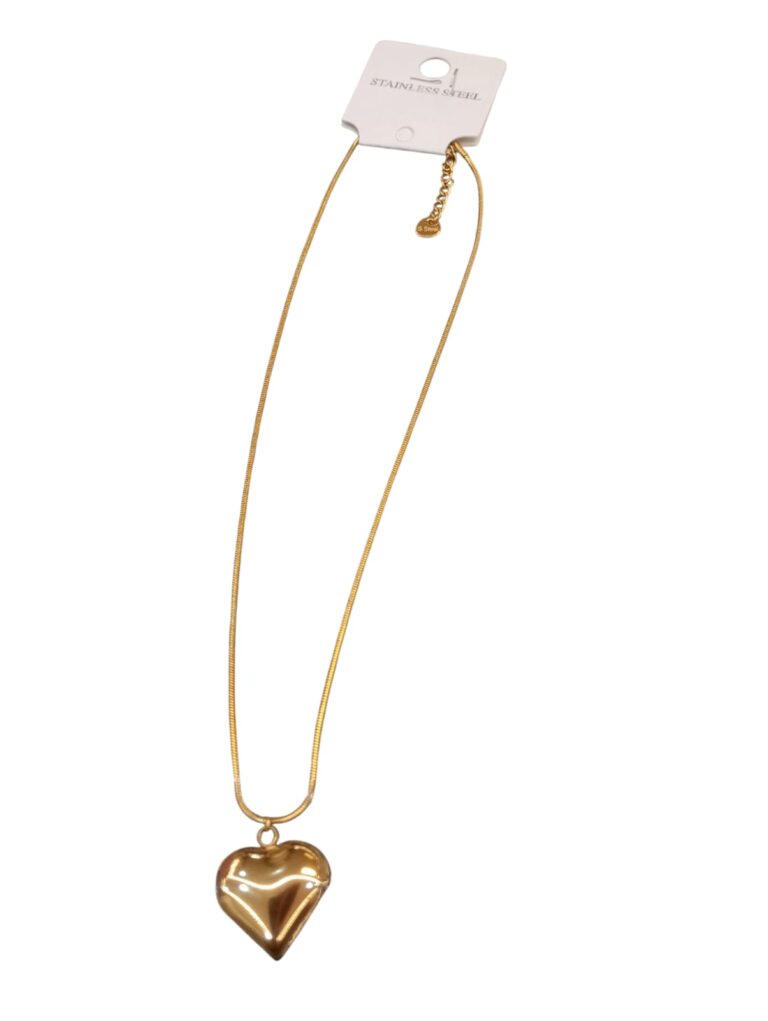 Collar con dije de corazon en acero dorado