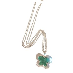 cadena mariposa verde de acero blanco