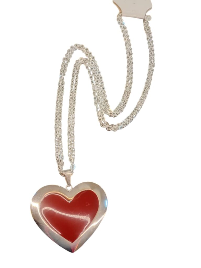 acero cadena de corazon en acero blanco