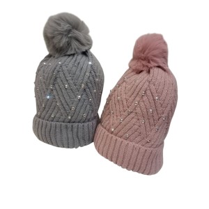 GORRO CON STRAS