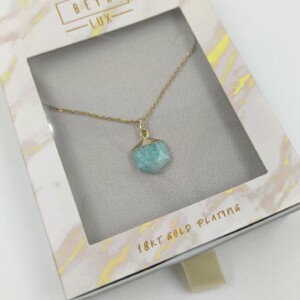 COLLAR DE PIEDRA NATURAL VERDE AGUA