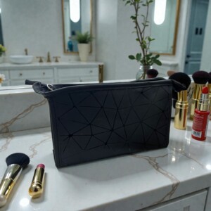 NECESER ESTAMPADO NEGRO